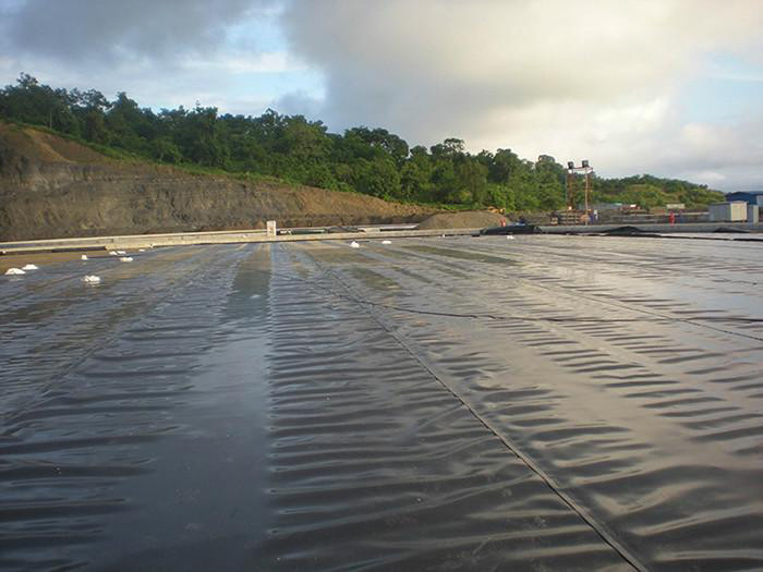 海南油田基礎防滲膜